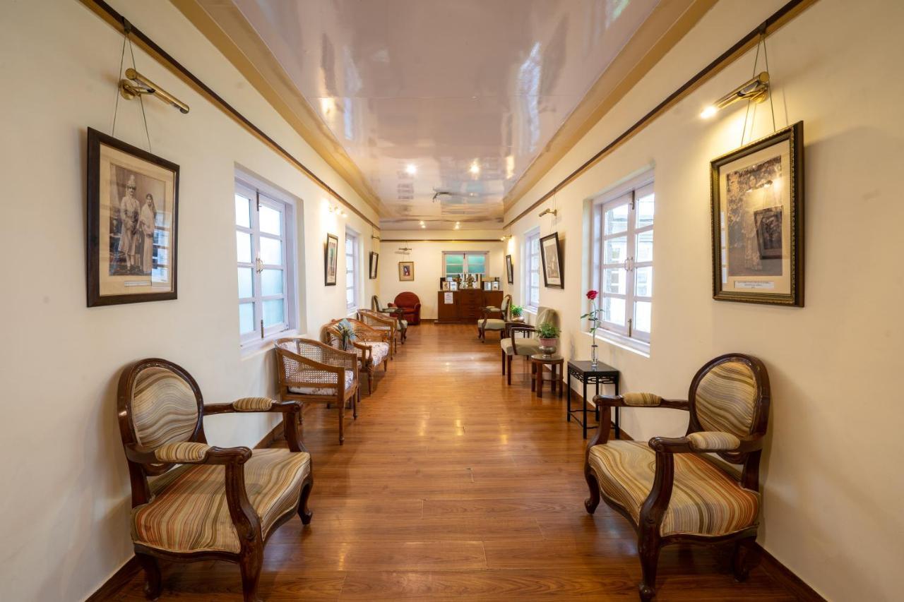 Hotel Woodpark Shimla Exteriör bild