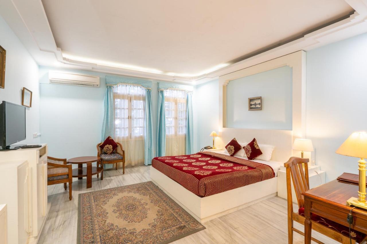Hotel Woodpark Shimla Exteriör bild