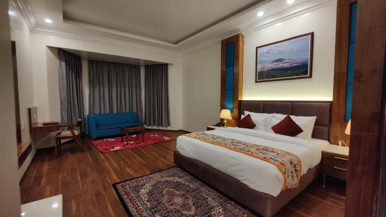 Hotel Woodpark Shimla Exteriör bild