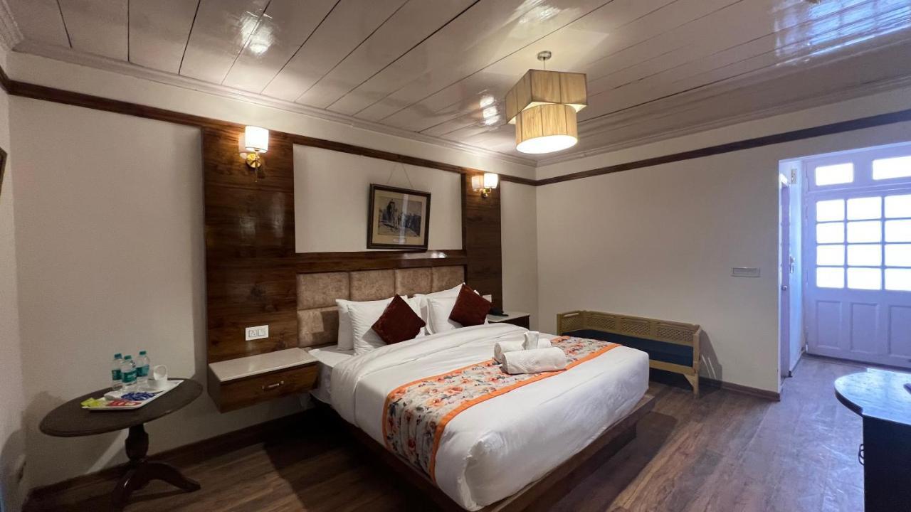 Hotel Woodpark Shimla Exteriör bild