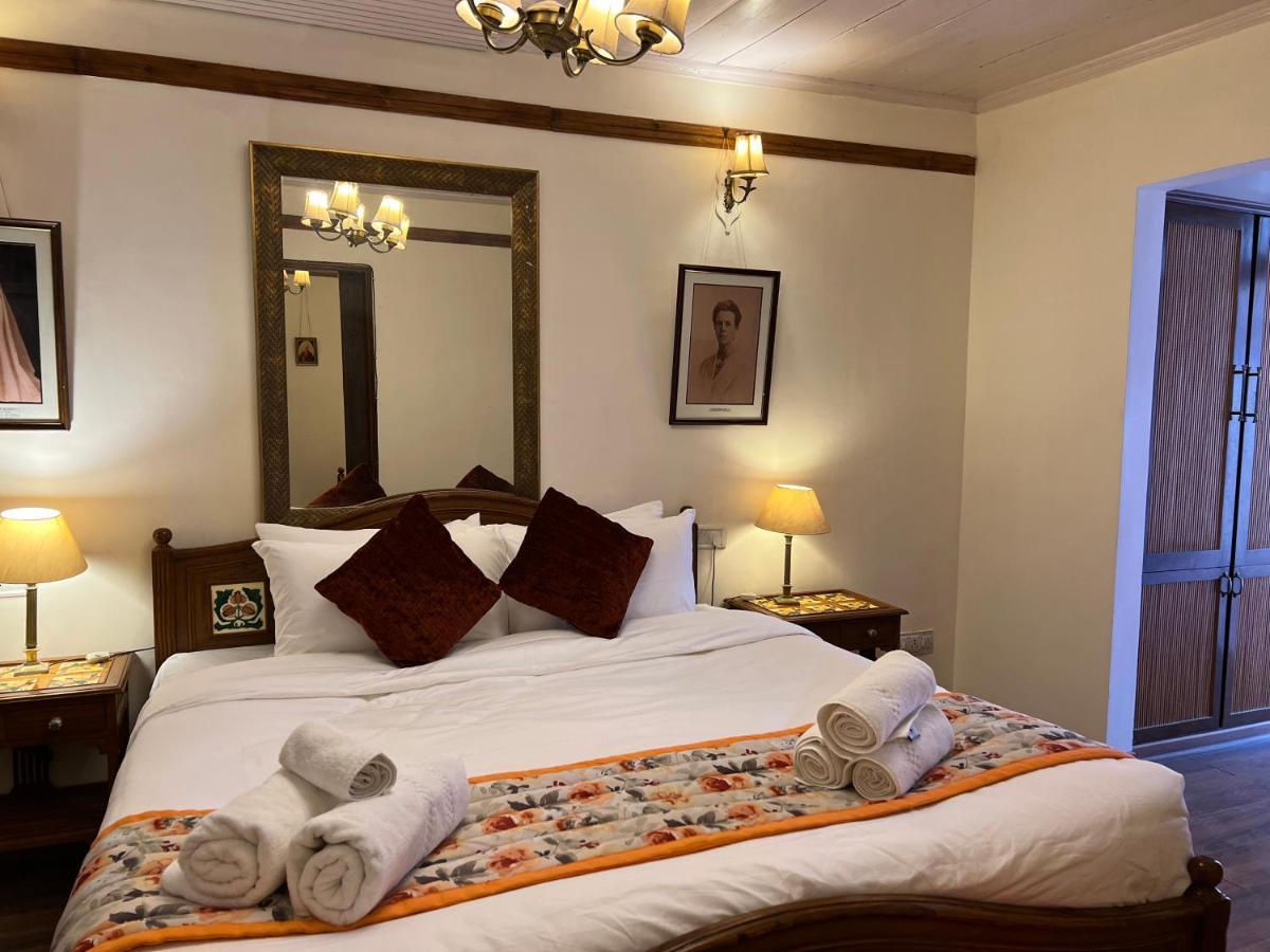 Hotel Woodpark Shimla Exteriör bild