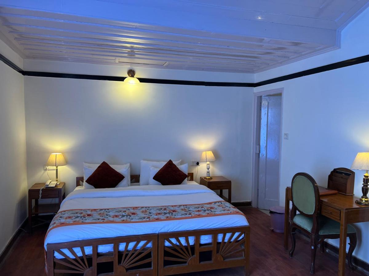 Hotel Woodpark Shimla Exteriör bild