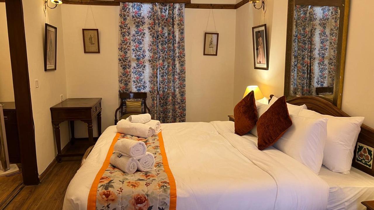 Hotel Woodpark Shimla Exteriör bild