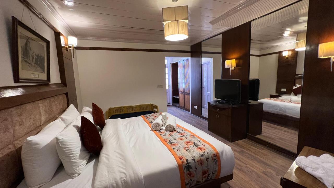 Hotel Woodpark Shimla Exteriör bild