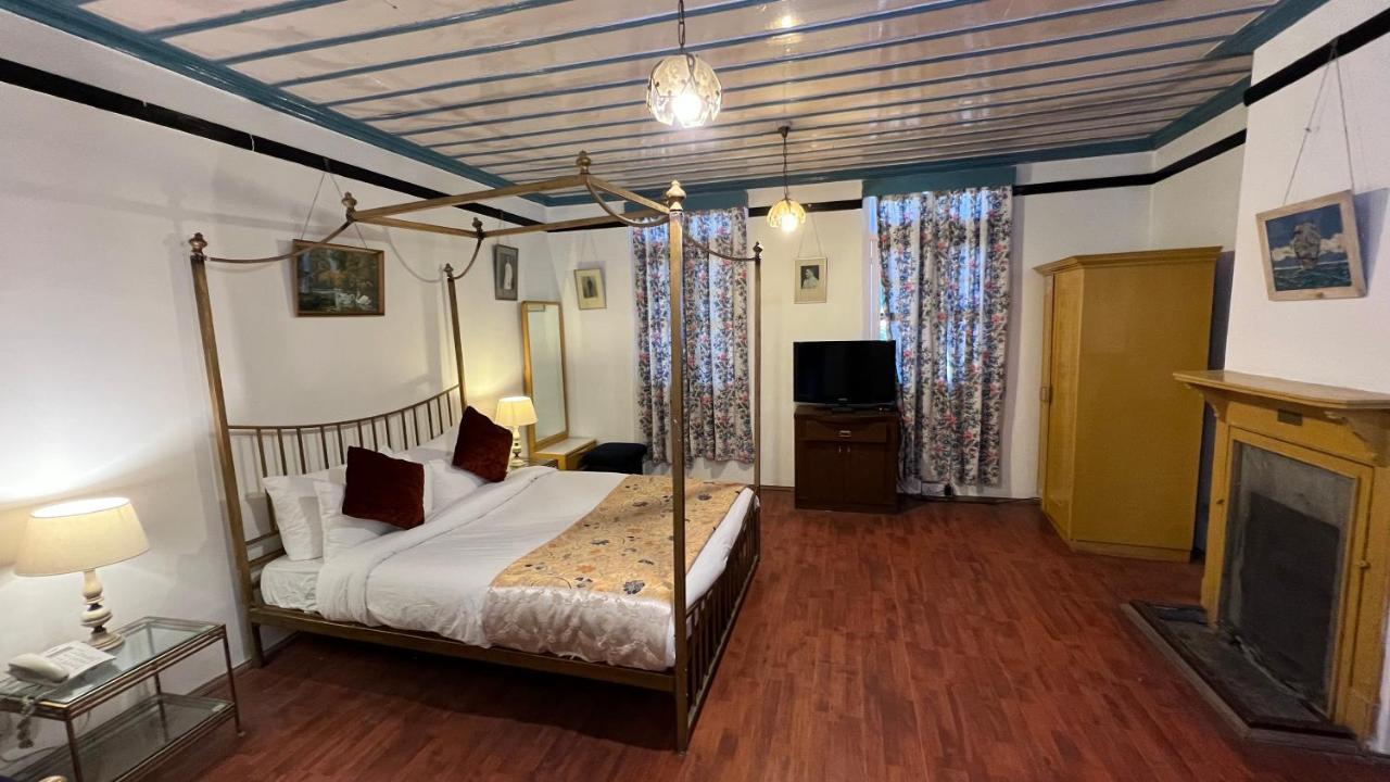 Hotel Woodpark Shimla Exteriör bild