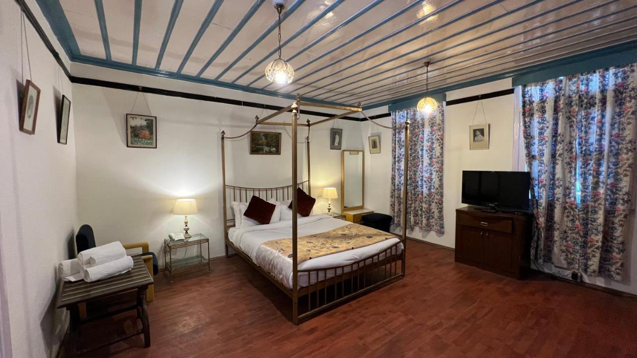 Hotel Woodpark Shimla Exteriör bild