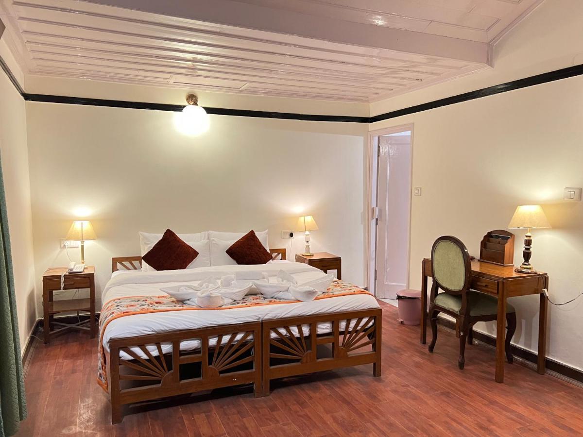 Hotel Woodpark Shimla Exteriör bild
