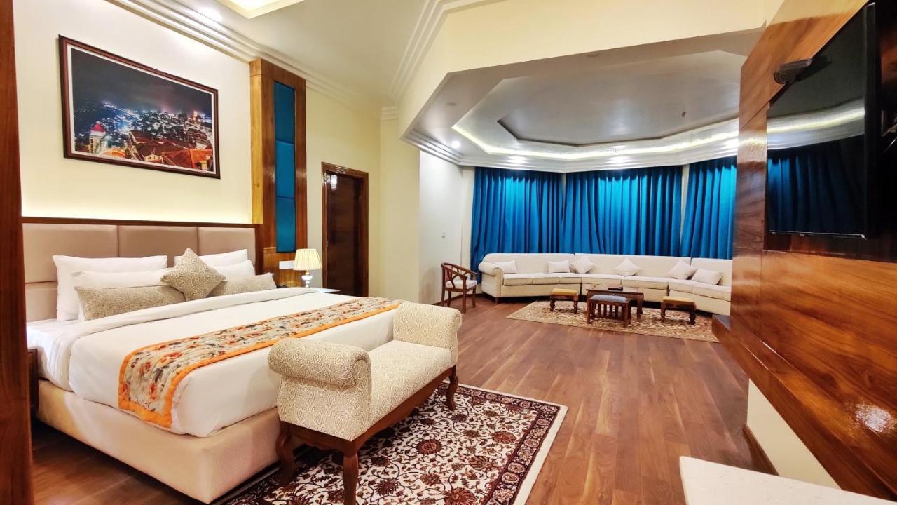 Hotel Woodpark Shimla Exteriör bild