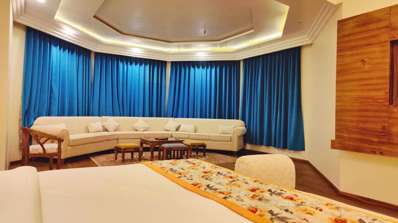 Hotel Woodpark Shimla Exteriör bild