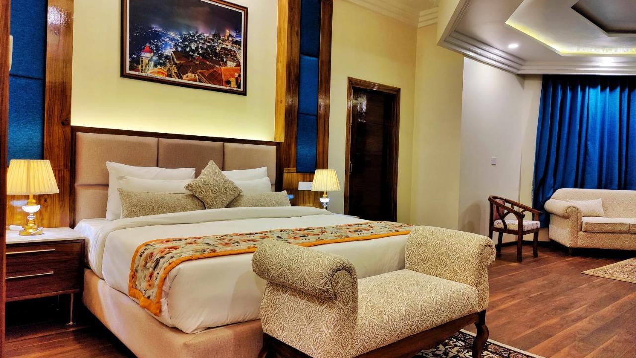 Hotel Woodpark Shimla Exteriör bild