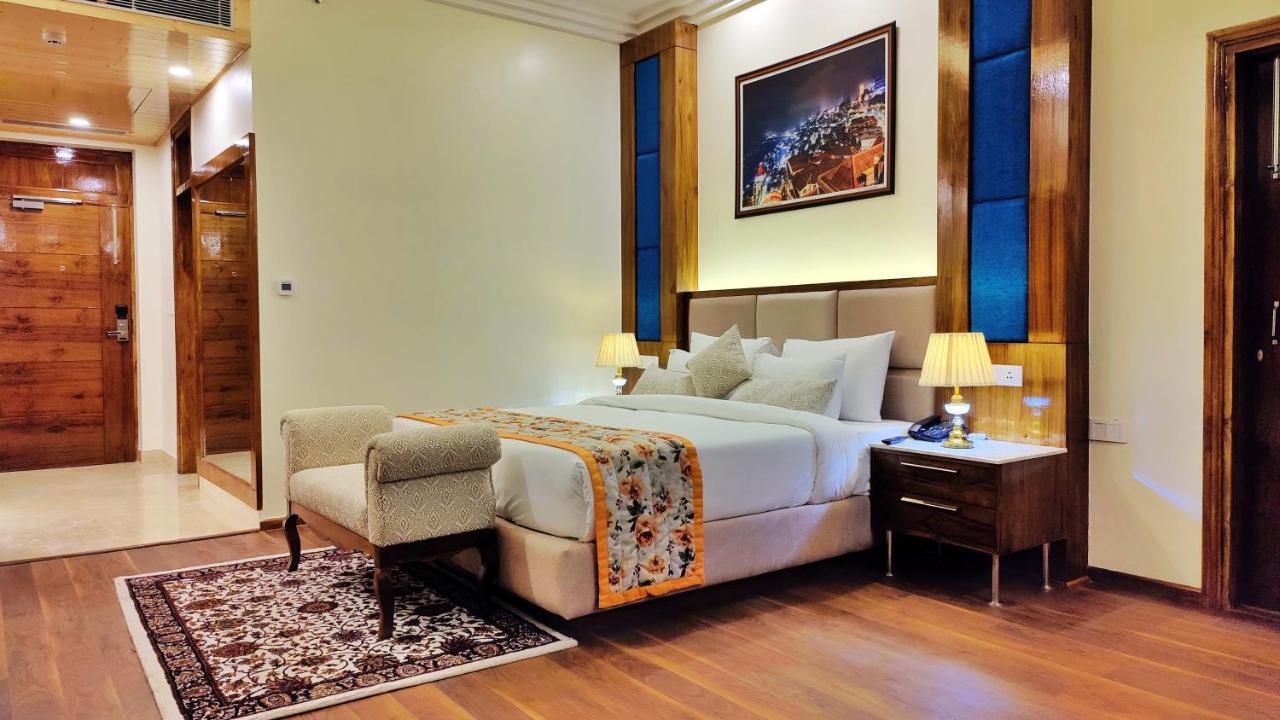 Hotel Woodpark Shimla Exteriör bild