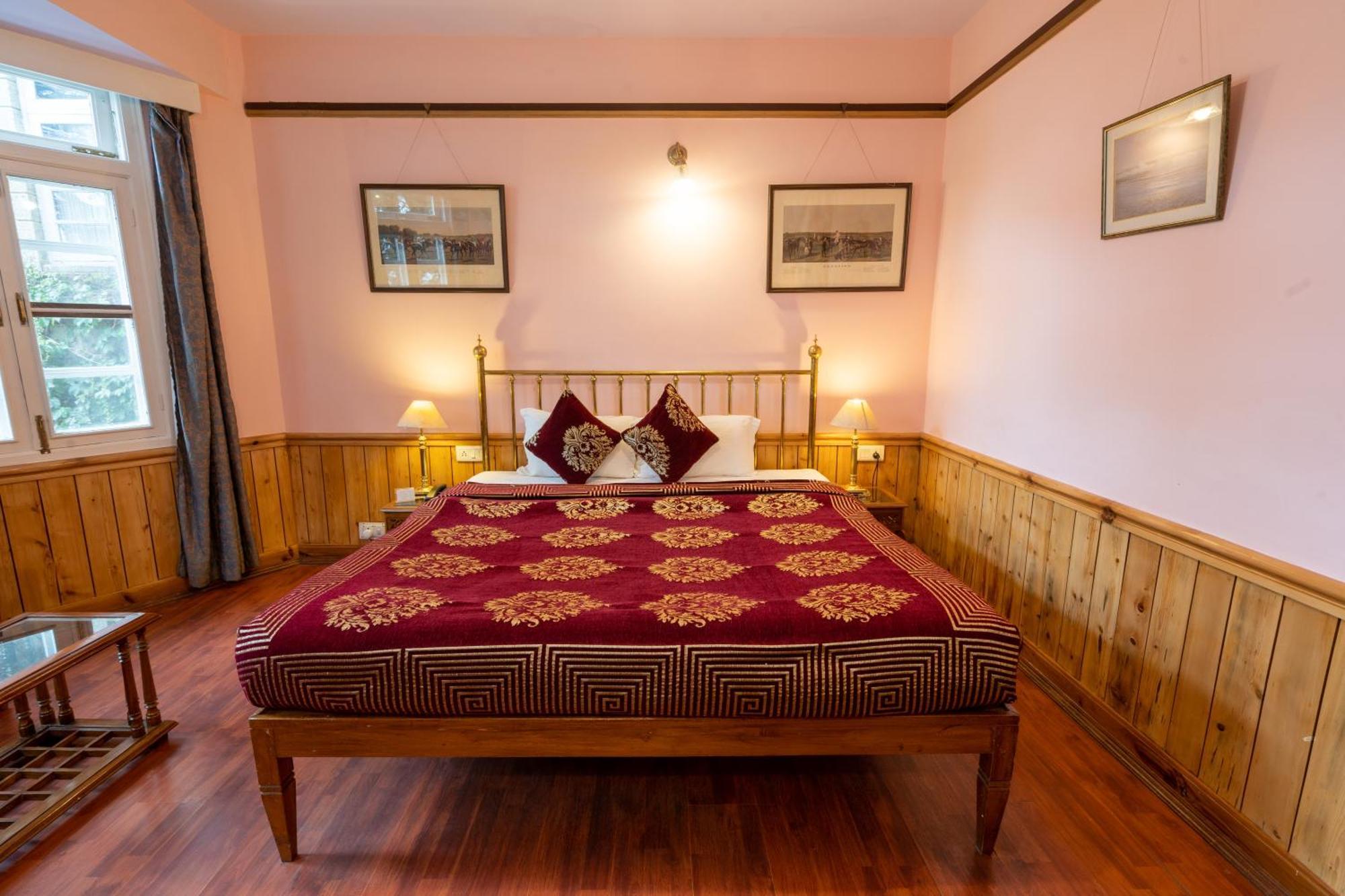 Hotel Woodpark Shimla Exteriör bild