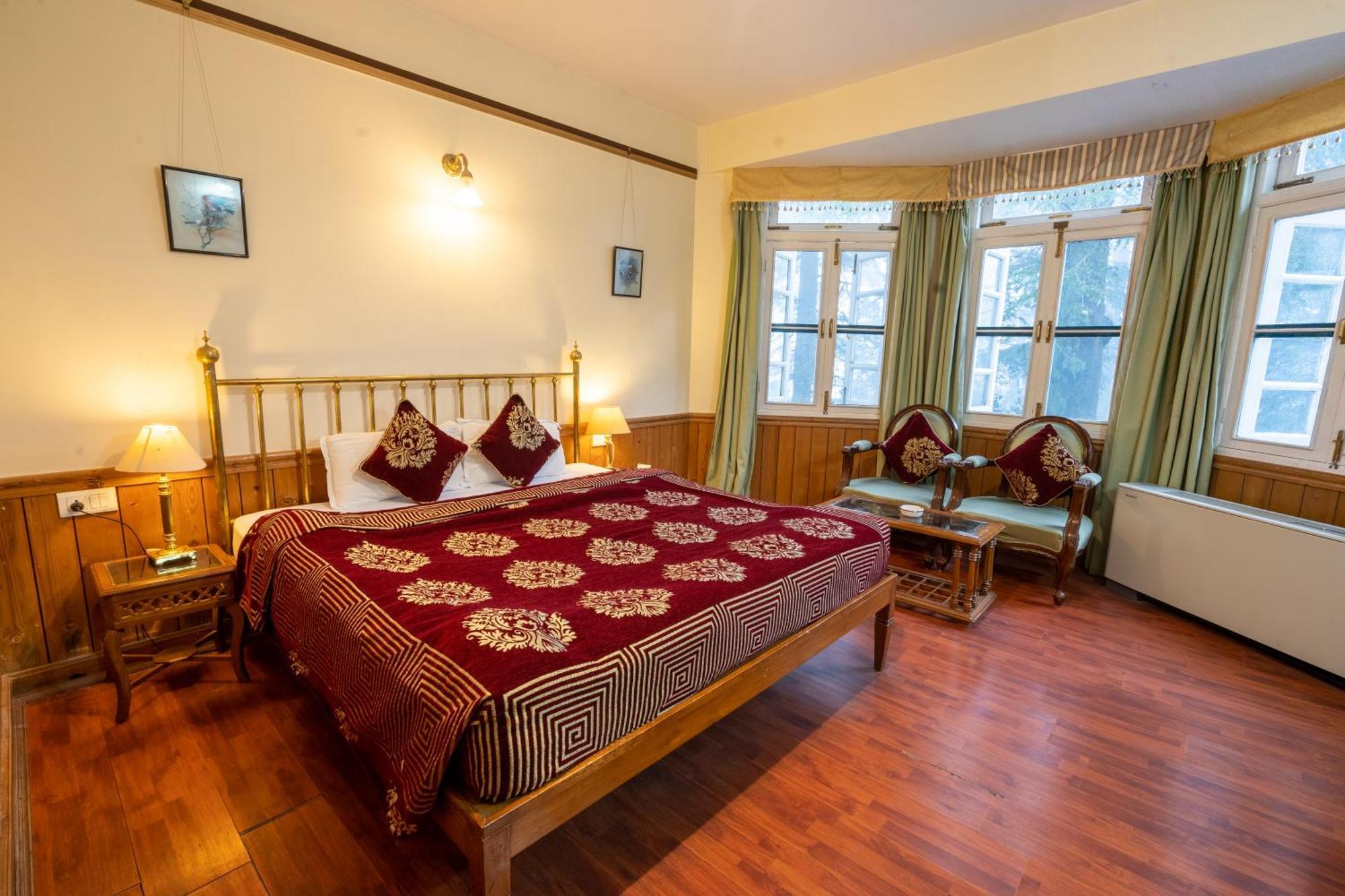 Hotel Woodpark Shimla Exteriör bild