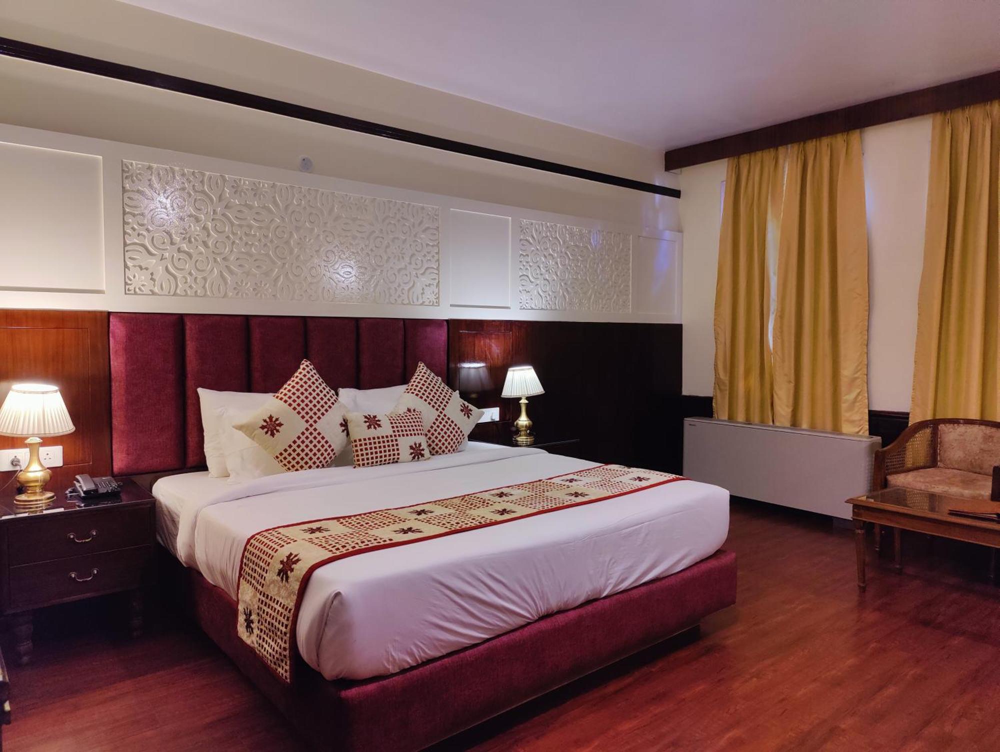 Hotel Woodpark Shimla Exteriör bild