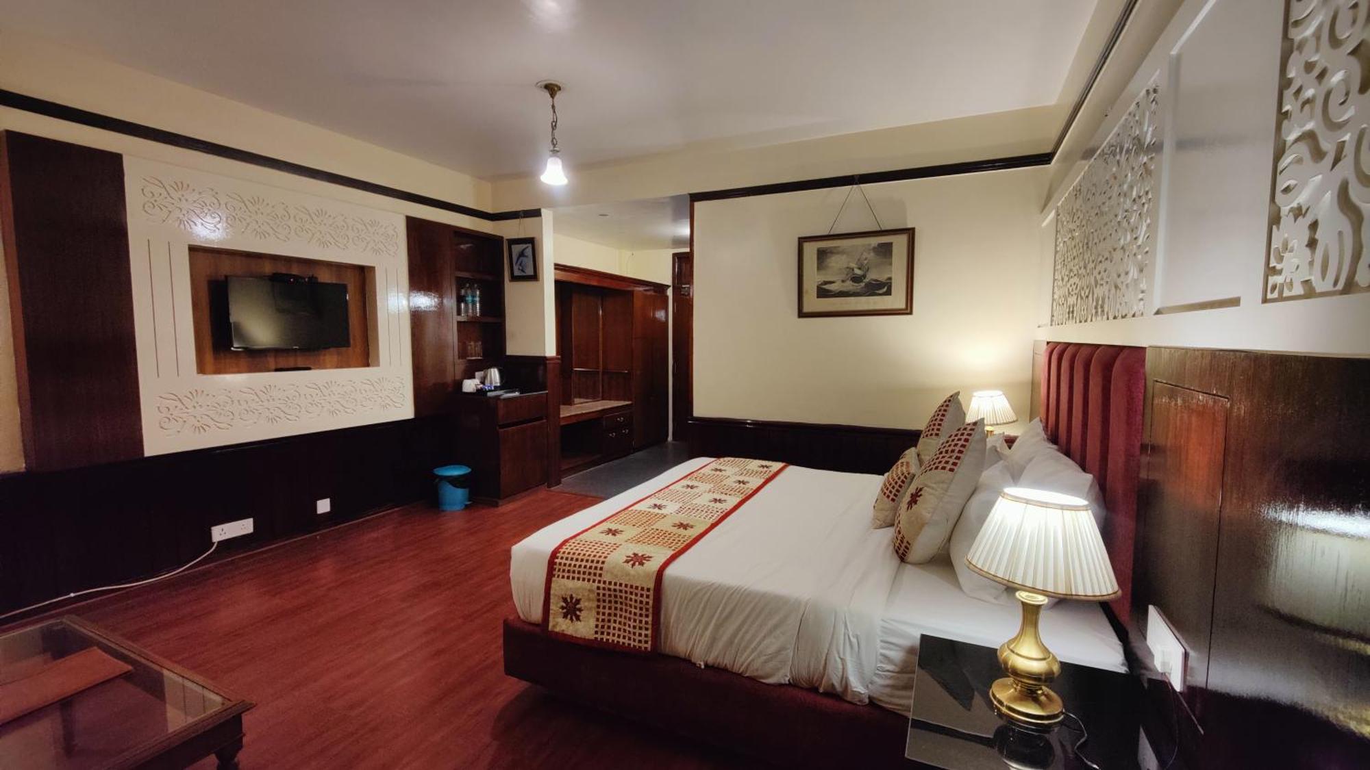 Hotel Woodpark Shimla Exteriör bild