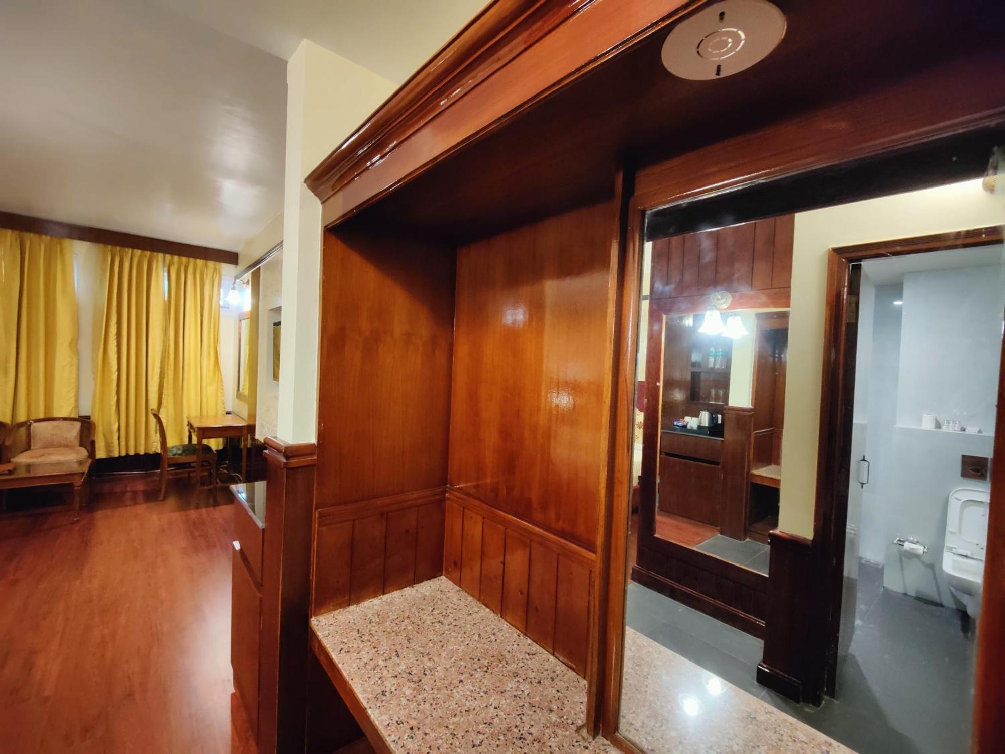 Hotel Woodpark Shimla Exteriör bild